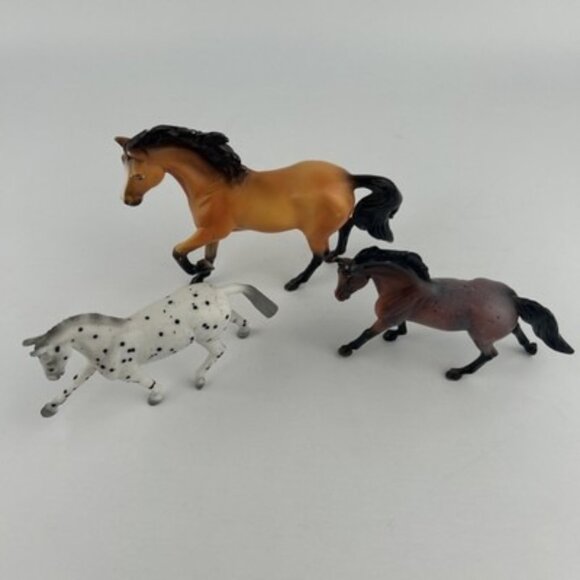 Lot of 3 Miniature BREYER REEVES Horses - Picture 2 of 15